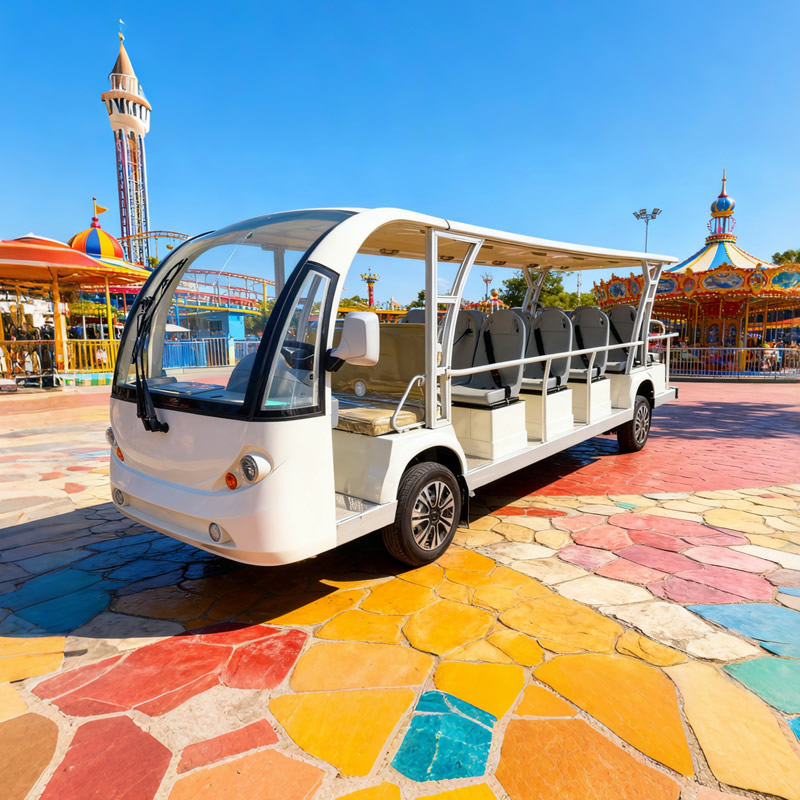 Электрический микроавтобус Lsv в аэропорту - EG6181K